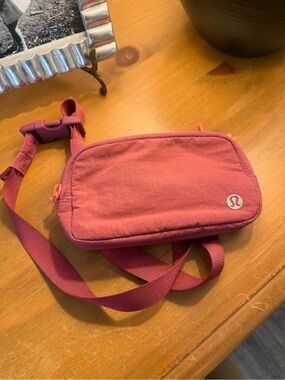 NWOT Lululemon Mauve Pink Belt Crossbody Bag